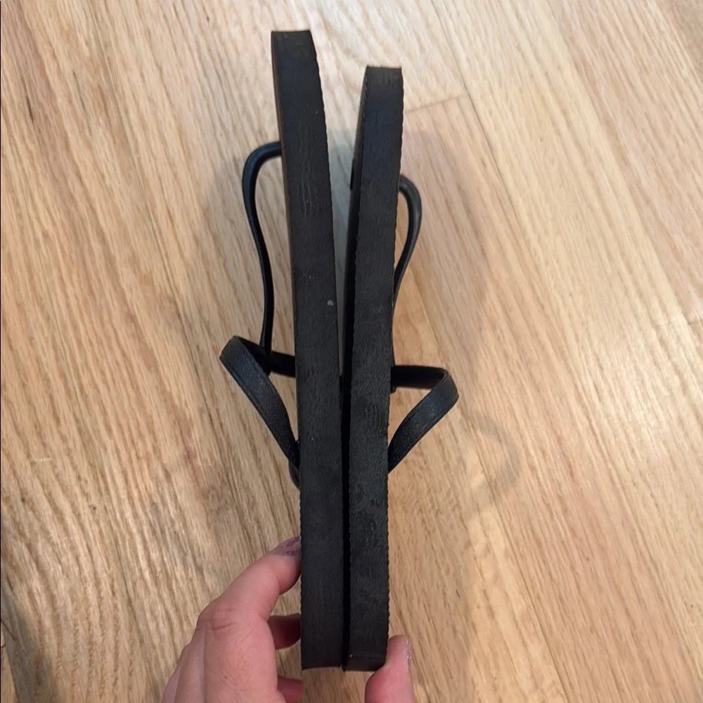 Old Navy Classic Black Sandals new with no tag